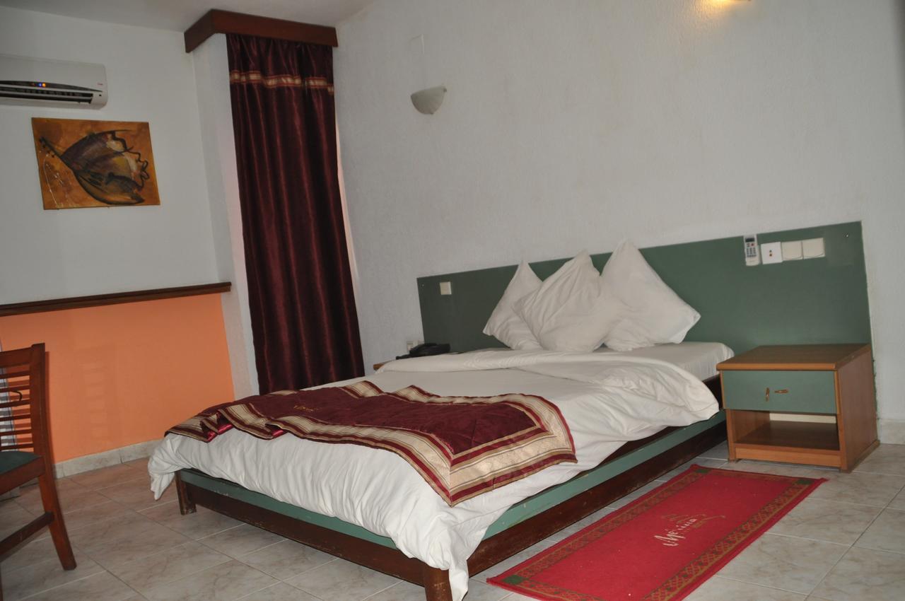 Merina Hotel Yaoundé Exterior foto