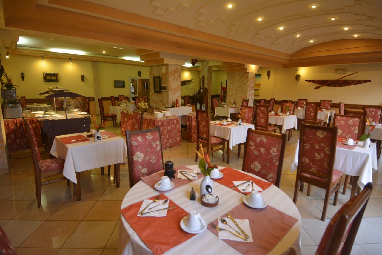 Merina Hotel Yaoundé Exterior foto