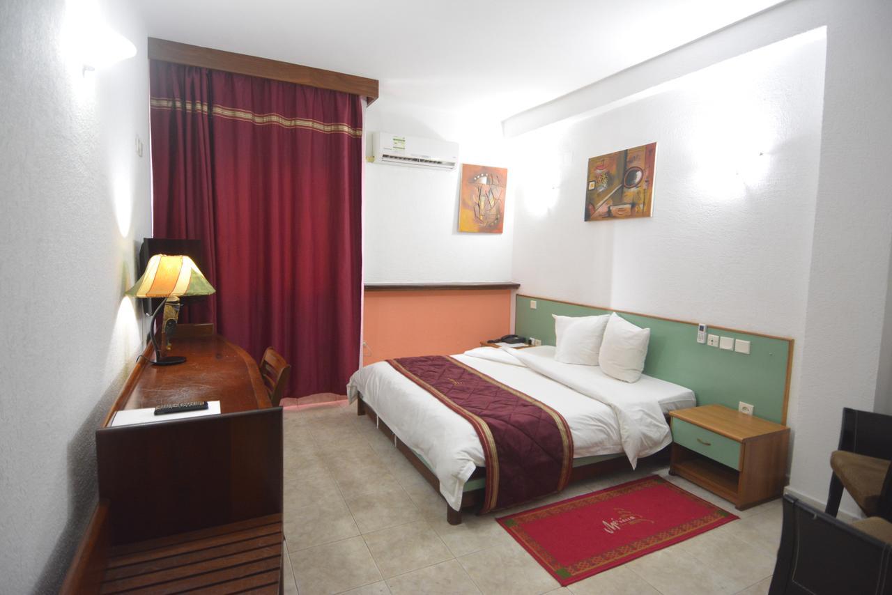 Merina Hotel Yaoundé Exterior foto